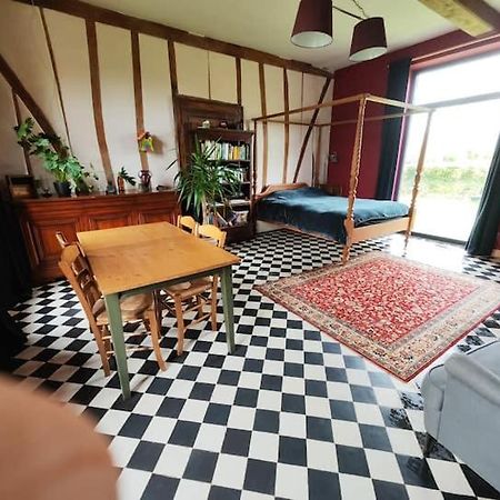 Appartement Chambre Spacieuse Avec Vue Sur Clocher à Verchin Extérieur photo